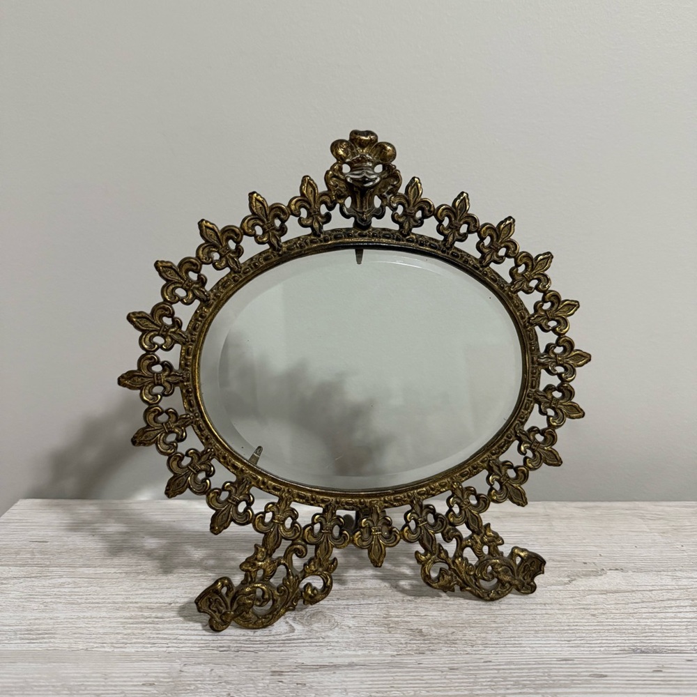 Antique Ornate Oval Picture Frame